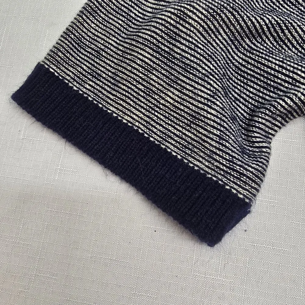 Pen West Pendleton Blue Striped Short Sleeve Western  Sweater Sz Large **READ**